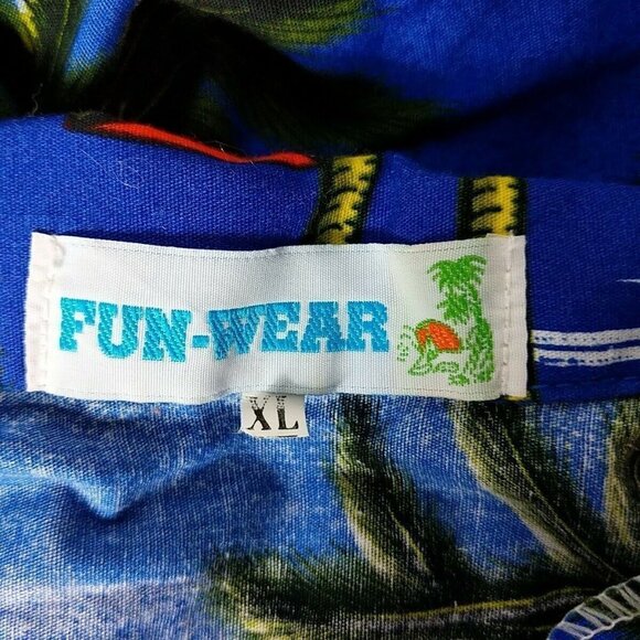 Fun Wear Mens Hawaiian Button Front Shirt XL Beach Palm Trees Surfing - Picture 5 of 6